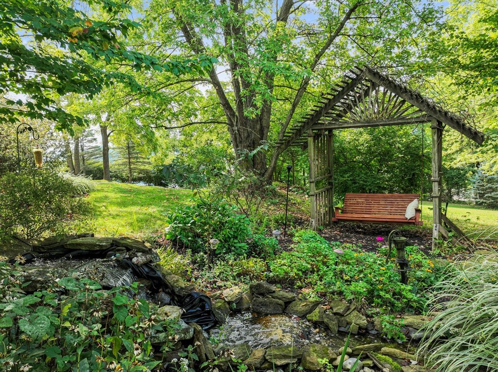 54 Highland Ridge Rd, Washington PA 15301-8591 exterior