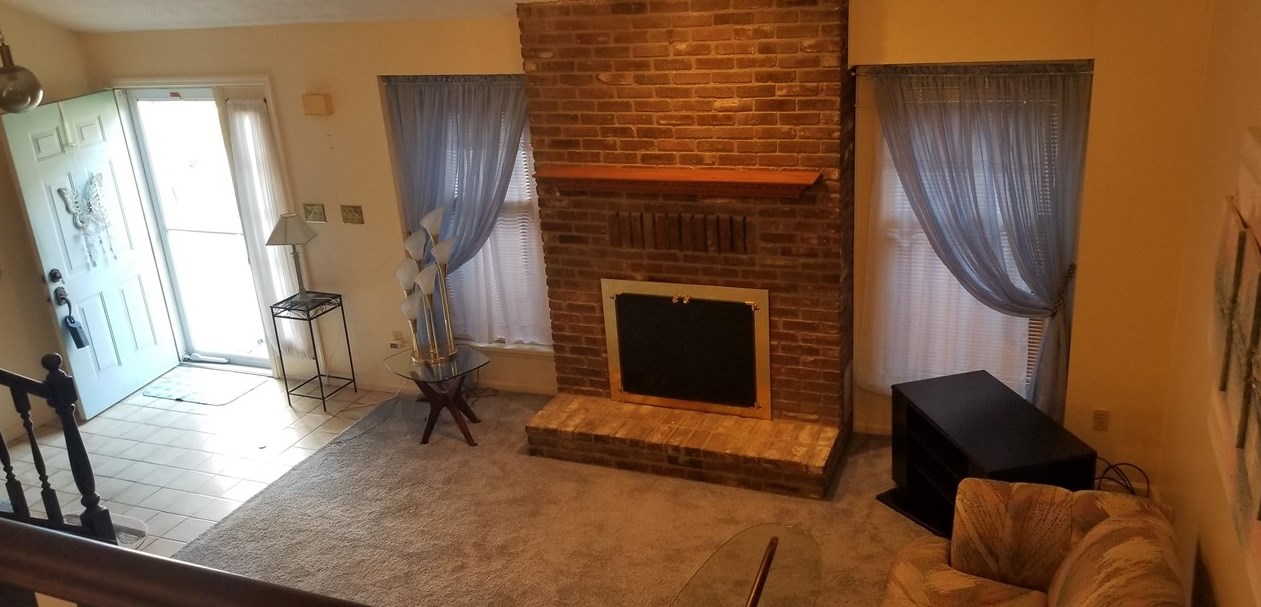 107 Oak Pointe Dr, Monroeville PA  15146-2950 exterior