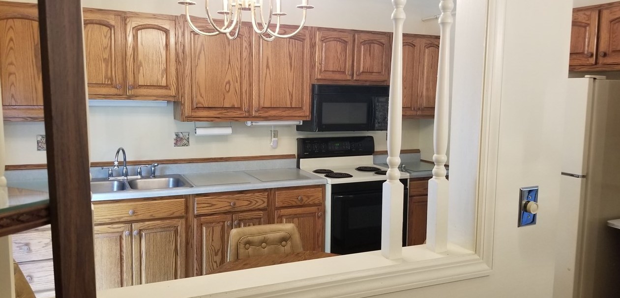 107 Oak Pointe Dr, Monroeville PA  15146-2950 exterior