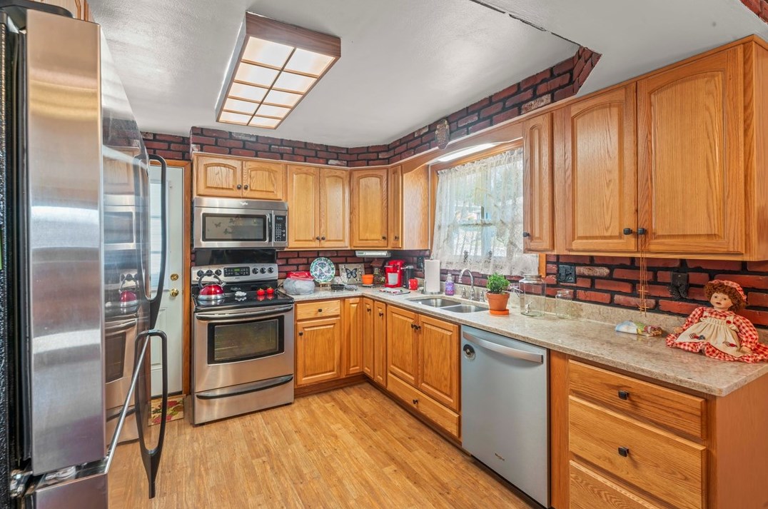 725 Summerlea Ave, Washington PA 15301-3827 exterior