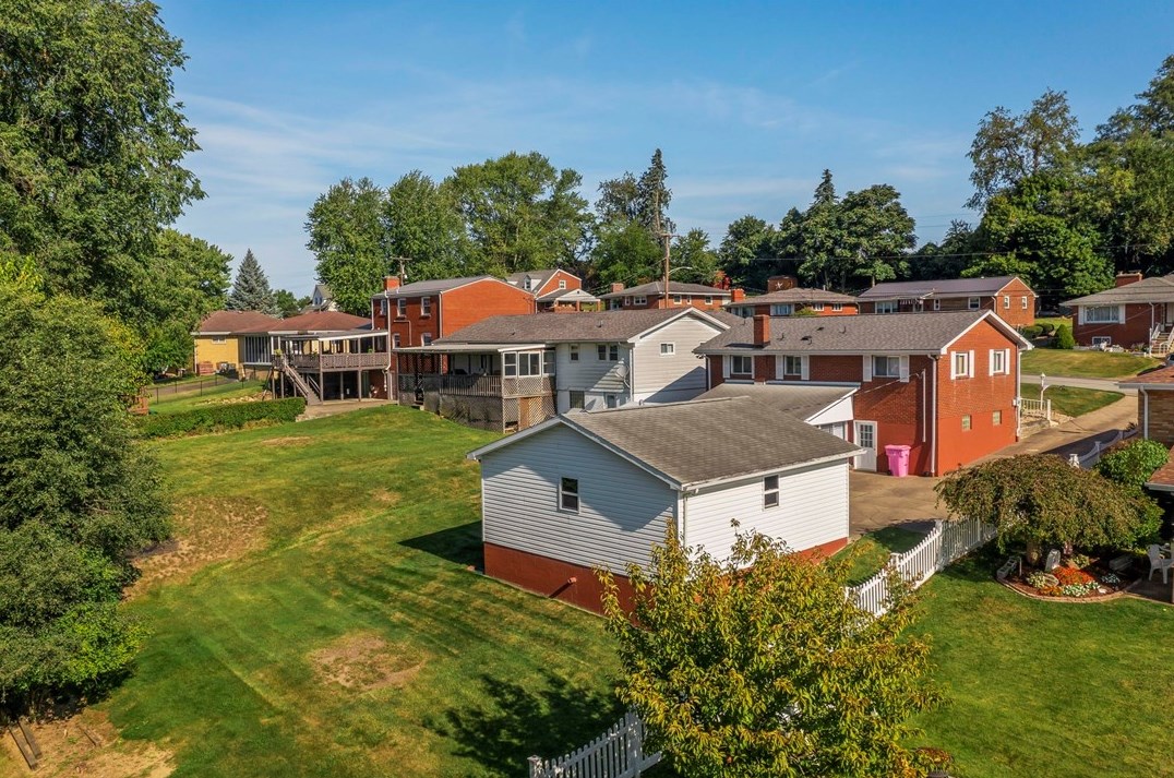 725 Summerlea Ave, Washington PA 15301-3827 exterior