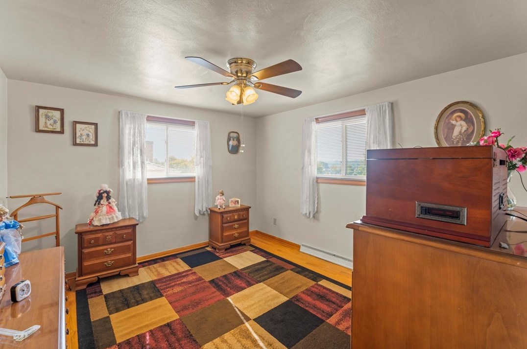 725 Summerlea Ave, Washington PA 15301-3827 exterior