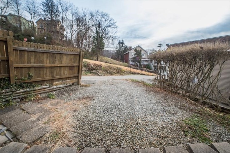 653 5th St, Monroeville PA  15140-1539 exterior