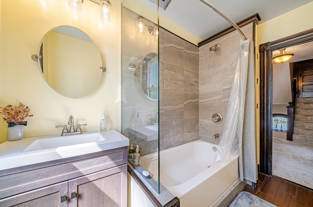 211 5 St, Youngwood PA  15697-1317 exterior