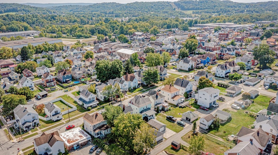 211 5 St, Youngwood PA  15697-1317 exterior