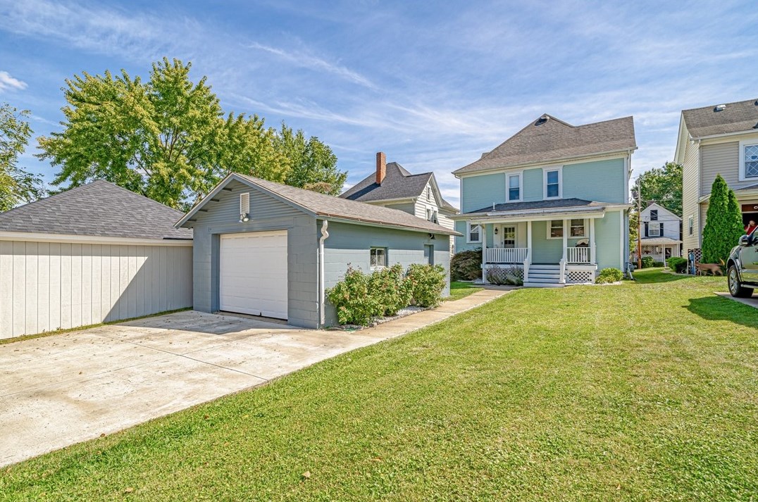 211 5 St, Youngwood PA  15697-1317 exterior