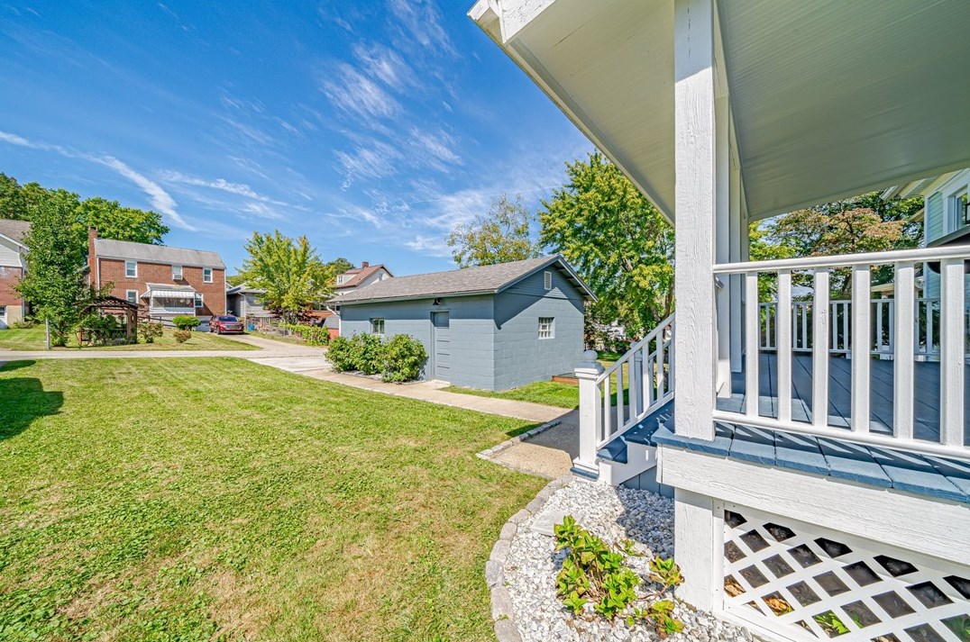 211 5 St, Youngwood PA  15697-1317 exterior