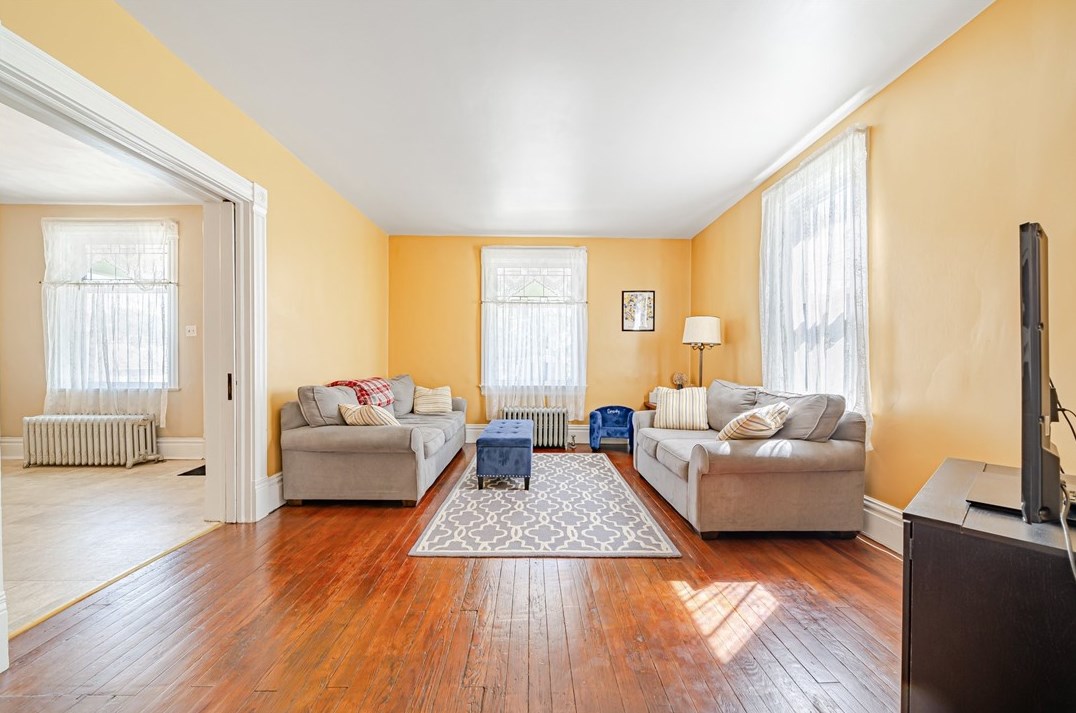 211 5 St, Youngwood PA  15697-1317 exterior