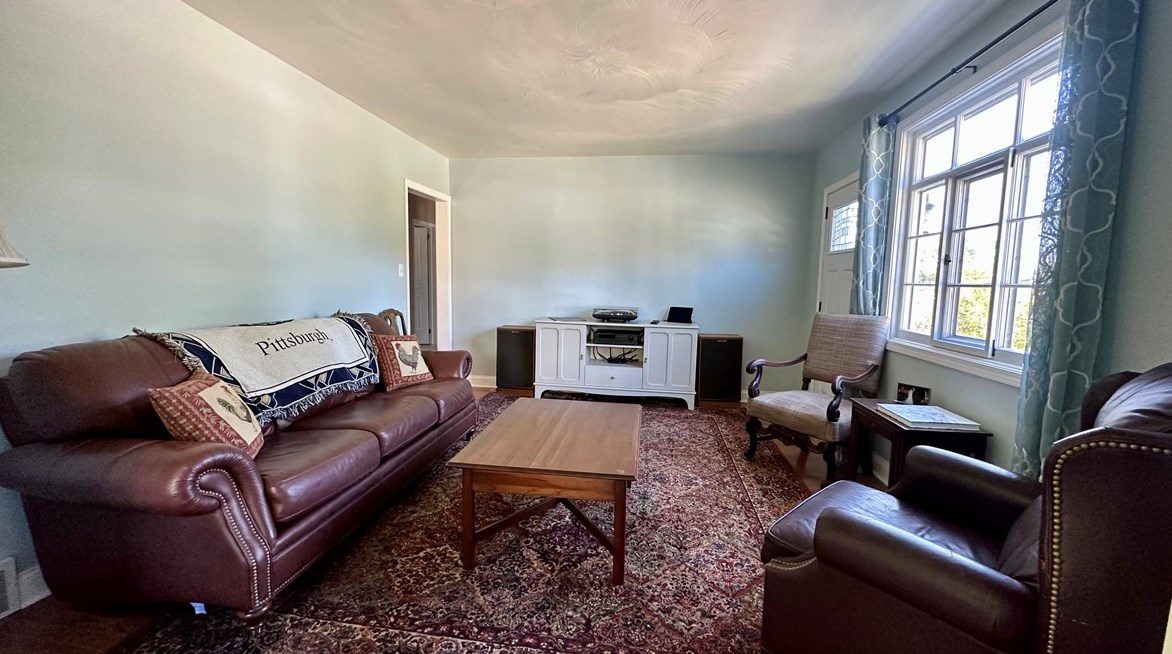 493 Birch Way, New Kensington PA  15068-5037 exterior