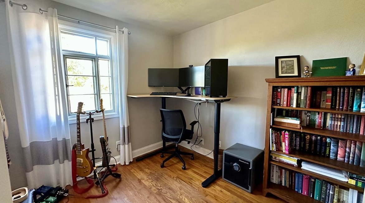 493 Birch Way, New Kensington PA  15068-5037 exterior