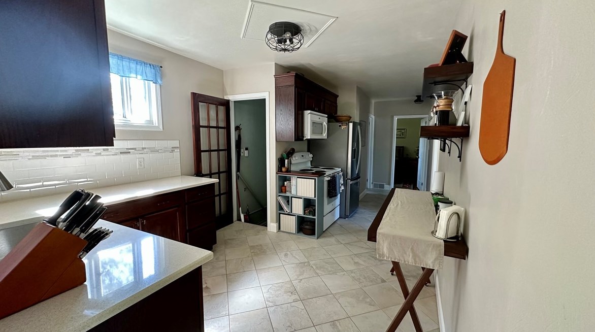 493 Birch Way, New Kensington PA  15068-5037 exterior