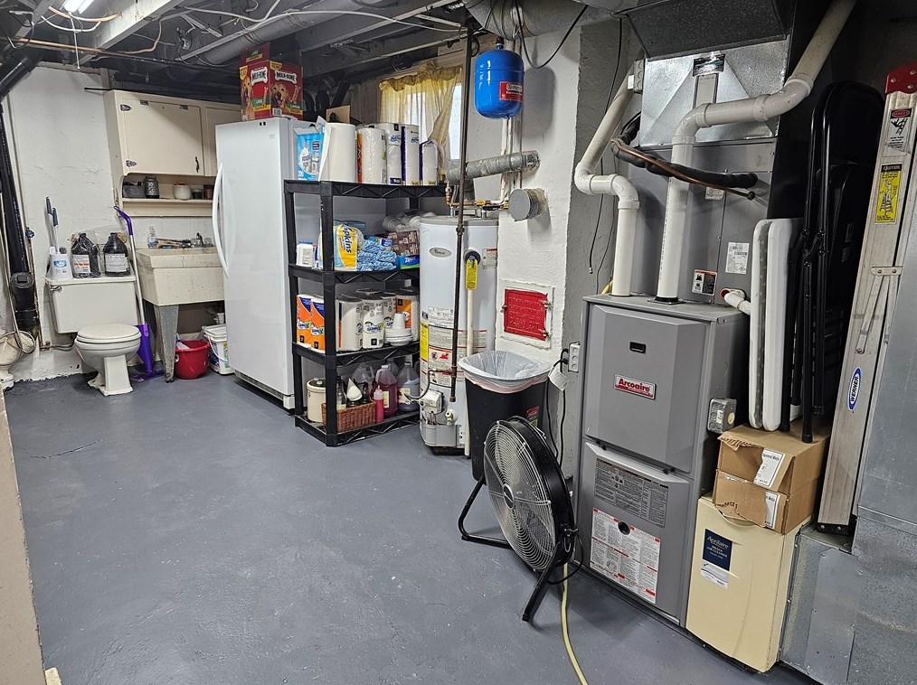 334 Tyler Ave, Washington PA 15301-3838 exterior