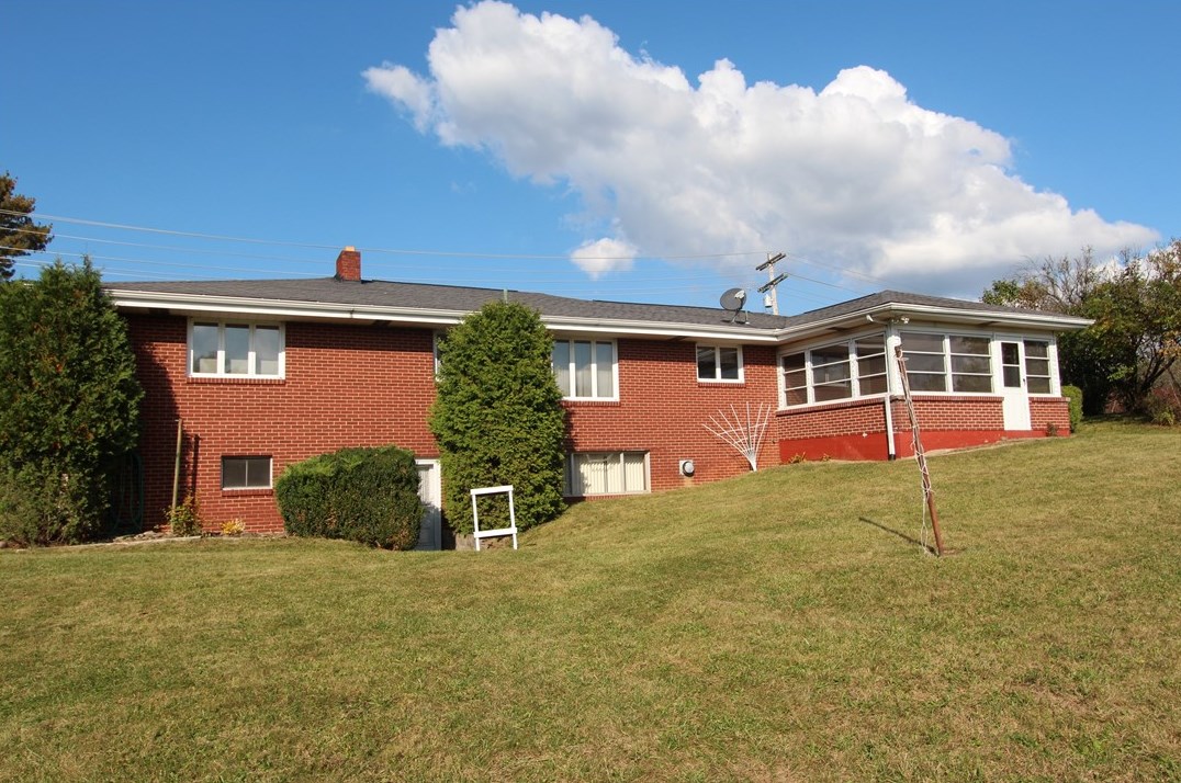 5067 Pennsylvania St, Export PA  15632-2536 exterior