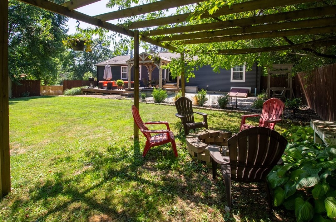 251 Acre Ave, Butler PA 16001-2649 exterior