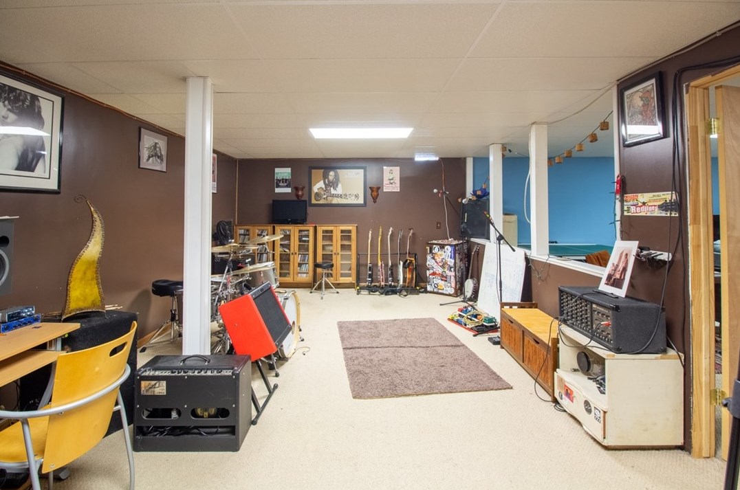 251 Acre Ave, Butler PA 16001-2649 exterior