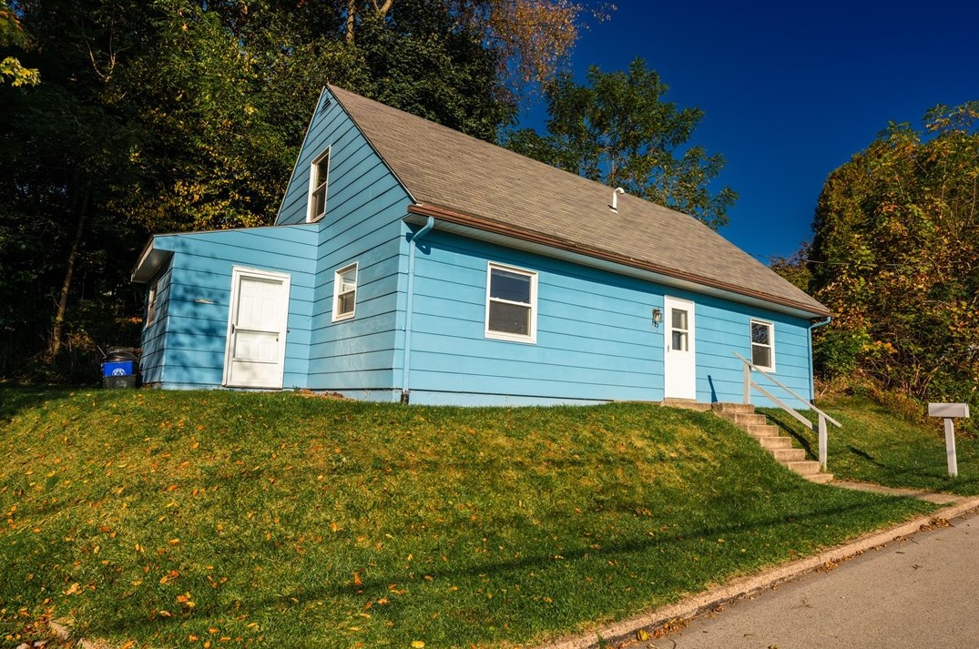 252 11th St, Indiana PA  15701-2618 exterior