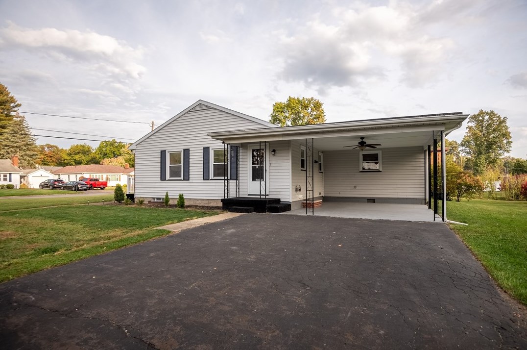 190 Boyd Dr, Hermitage, PA 16148