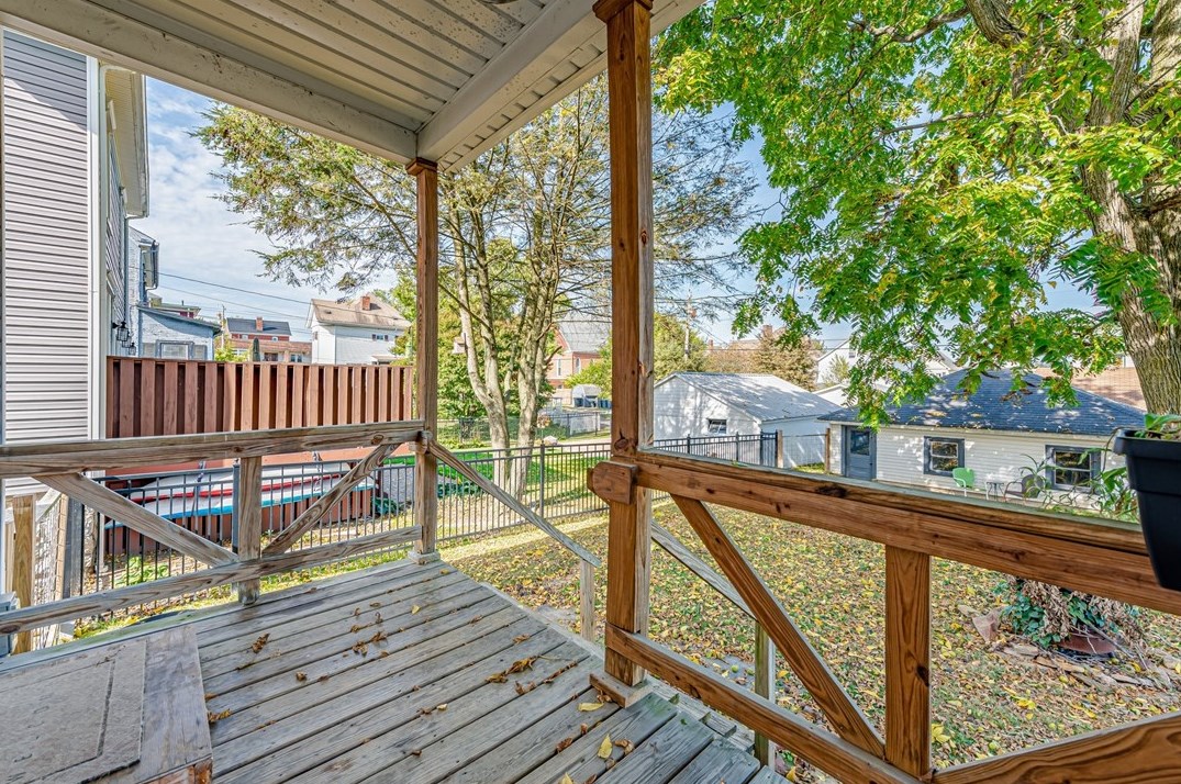 519 Oakland Ave, Greensburg PA  15601-4033 exterior