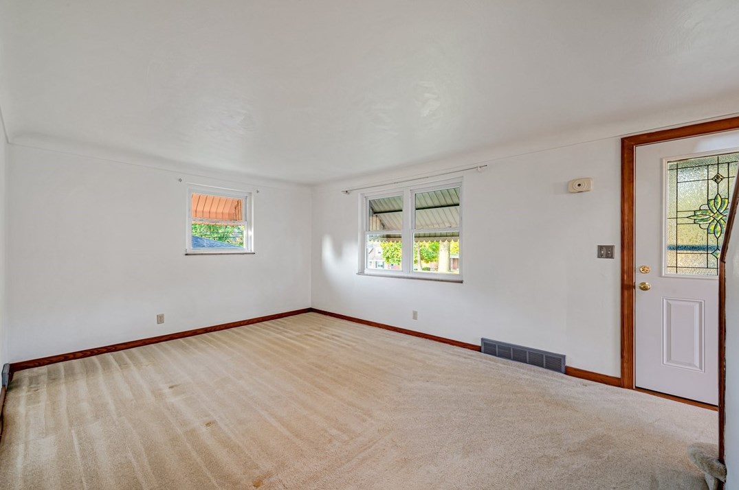 399 Cp St, North Huntingdon PA 15642-1333 exterior