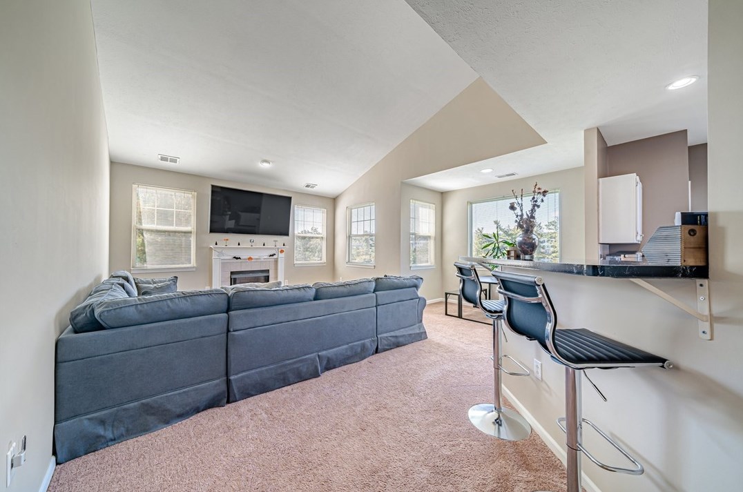 832 Eagle Pointe Dr, Canonsburg PA  15317-7519 exterior