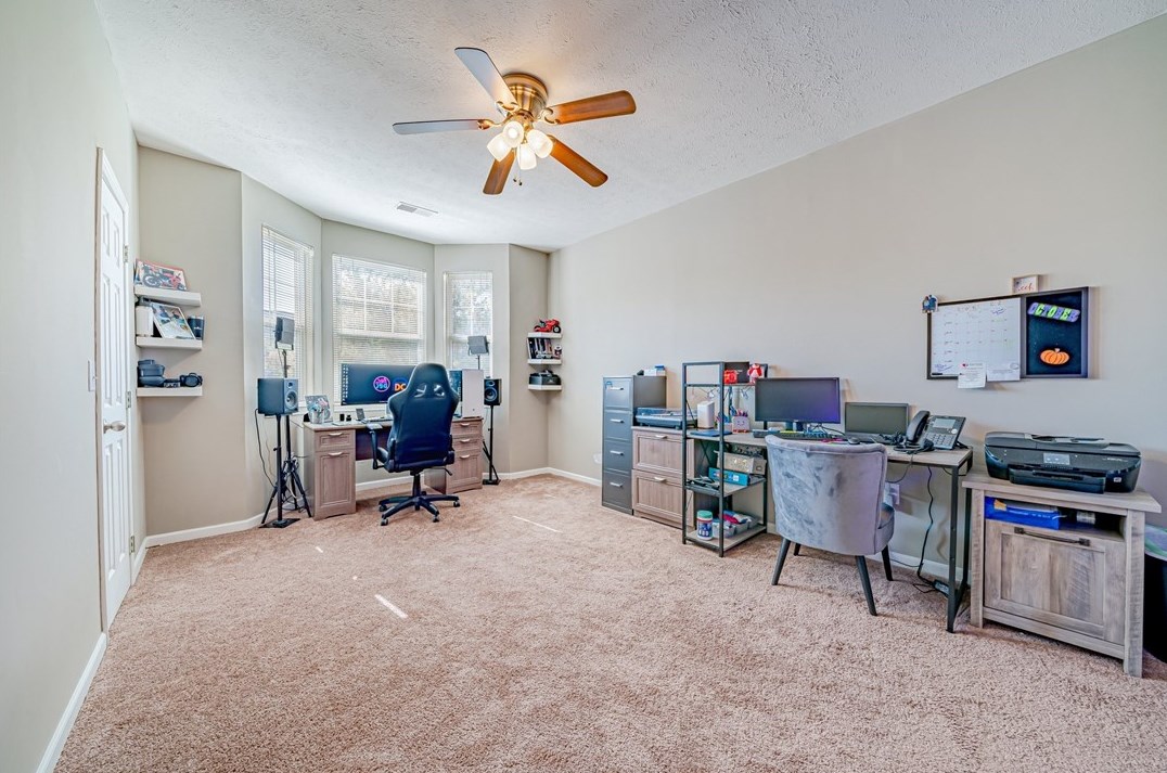 832 Eagle Pointe Dr, Canonsburg PA  15317-7519 exterior