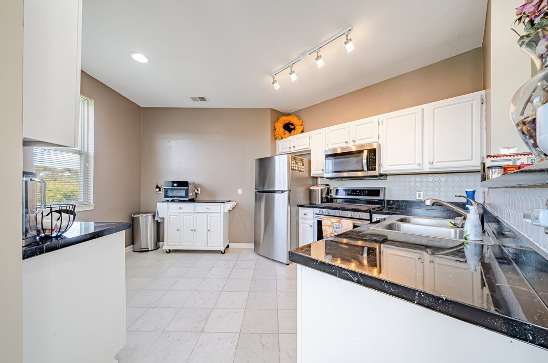 832 Eagle Pointe Dr, Canonsburg PA  15317-7519 exterior