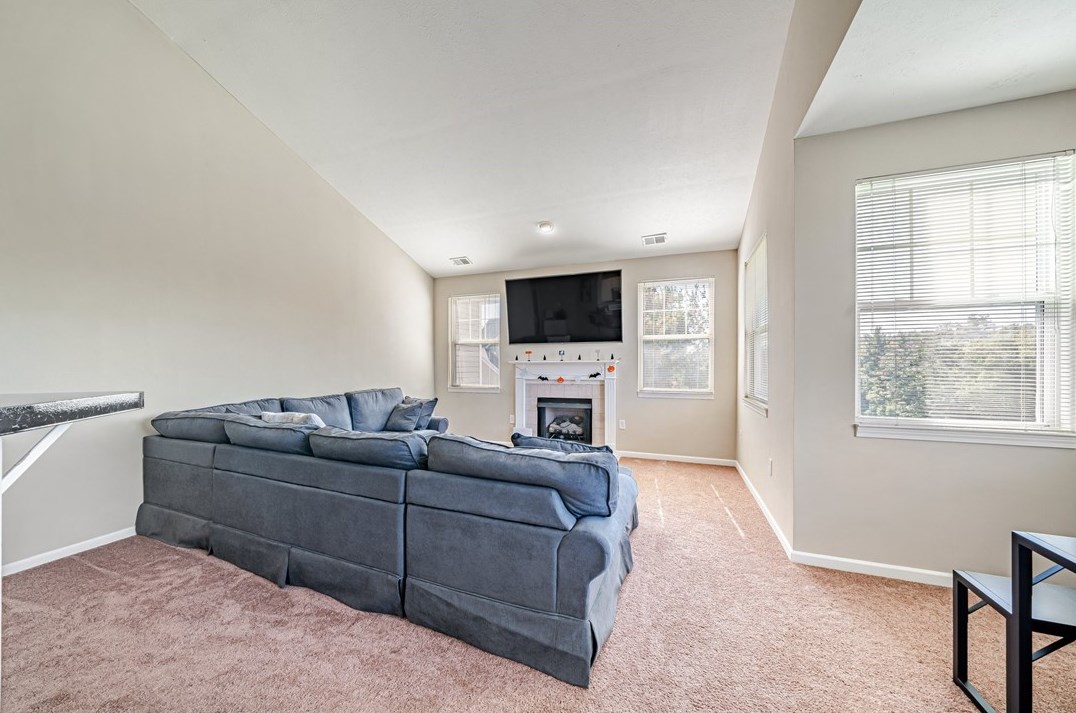 832 Eagle Pointe Dr, Canonsburg PA  15317-7519 exterior