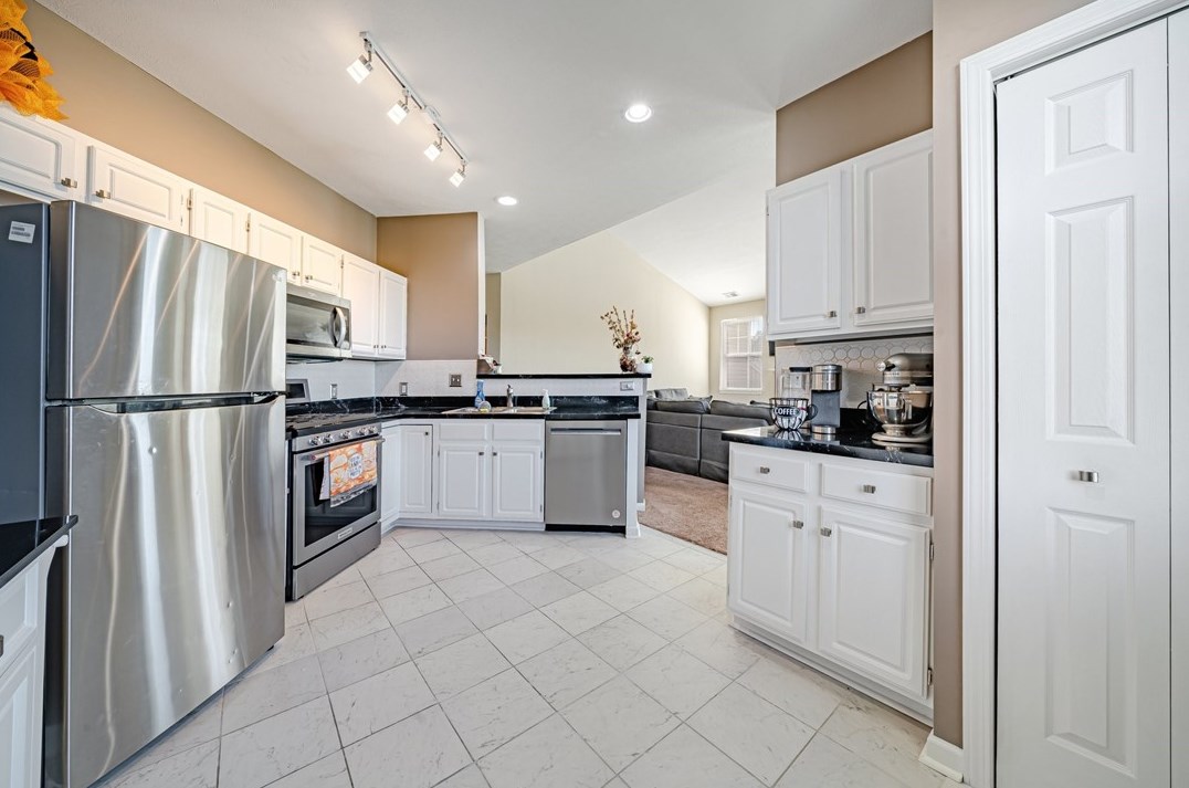 832 Eagle Pointe Dr, Canonsburg PA  15317-7519 exterior