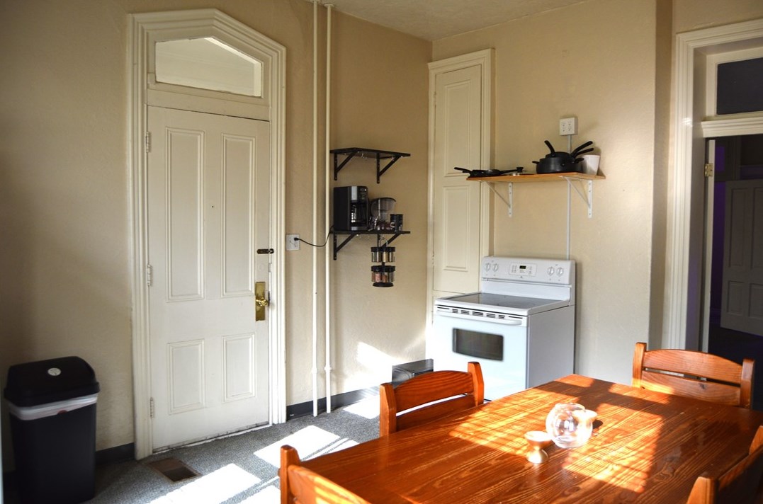 135 College St, Washington PA  15301-6713 exterior