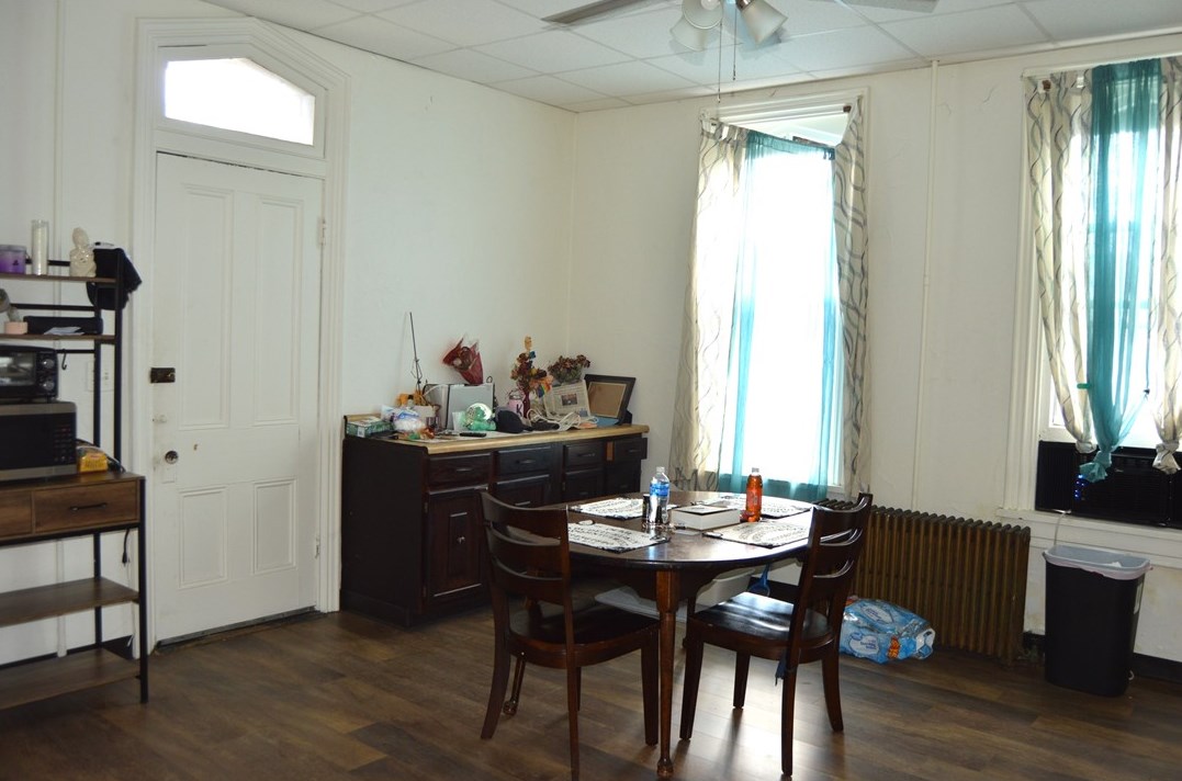 135 College St, Washington PA  15301-6713 exterior