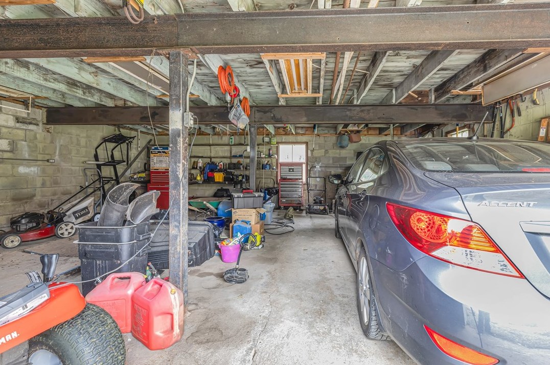 297 Willowbrook Dr, Industry PA  15052-1949 exterior
