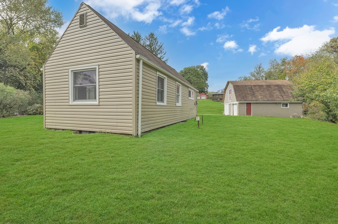 297 Willowbrook Dr, Industry PA  15052-1949 exterior