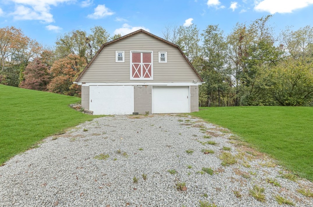 297 Willowbrook Dr, Industry PA  15052-1949 exterior