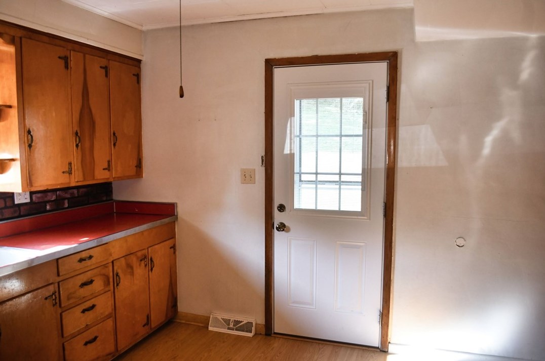 516 Ellwood Ave, Ellwood City PA  16117-1005 exterior