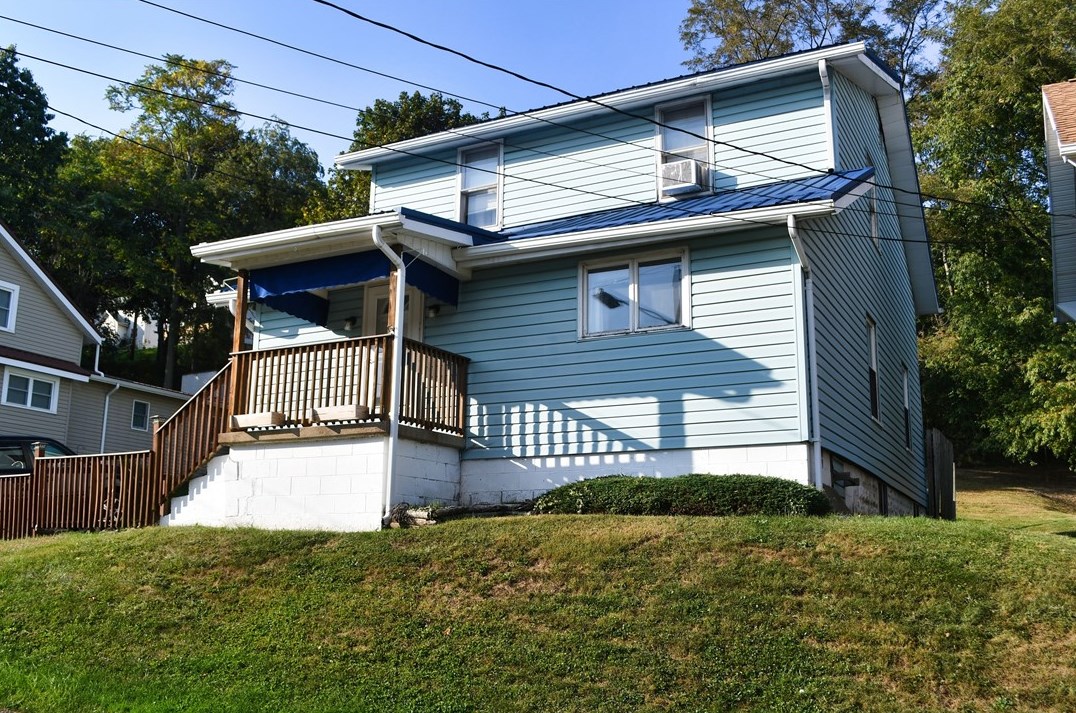 516 Ellwood Ave, Ellwood City PA  16117-1005 exterior