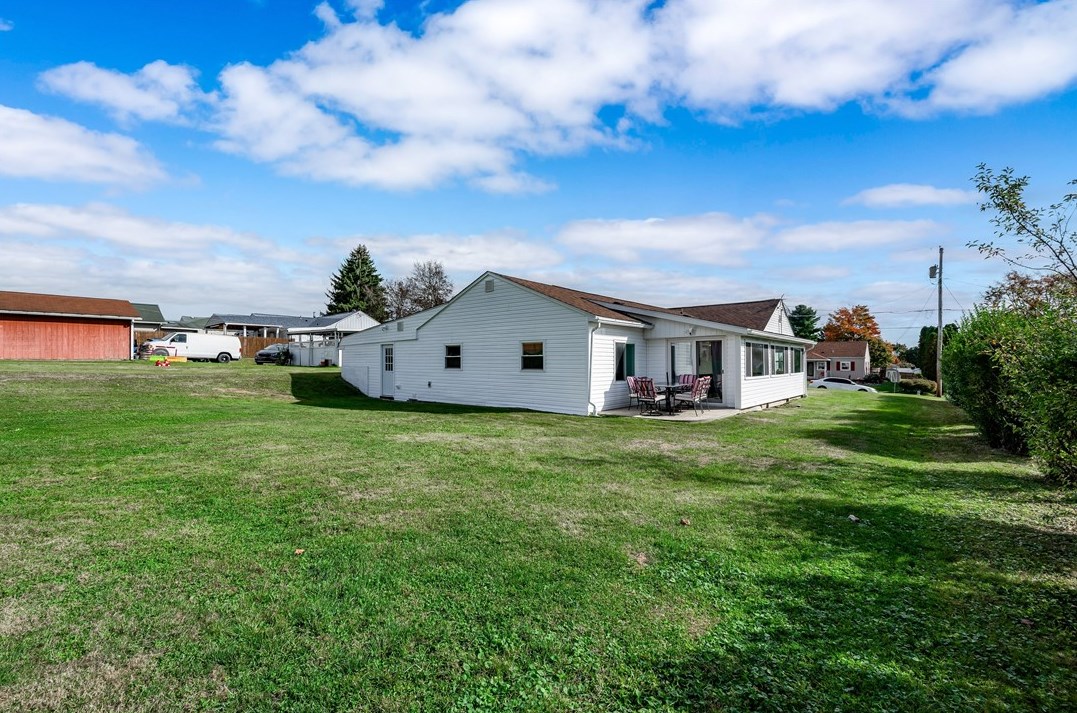 117 Delaware Dr, Butler PA  16001-7413 exterior