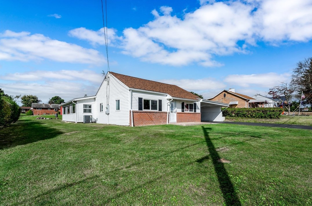 117 Delaware Dr, Butler PA  16001-7413 exterior