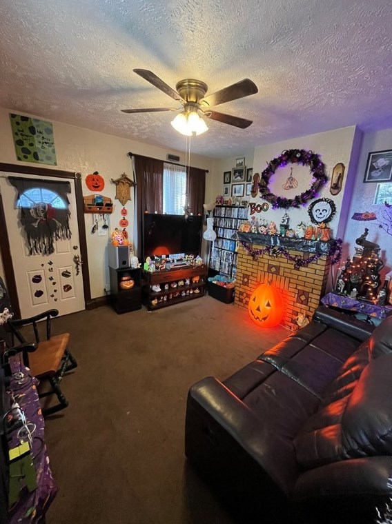 100 Lee St, Collier Township PA  15106-3114 exterior