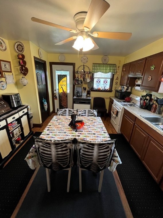 100 Lee St, Collier Township PA  15106-3114 exterior