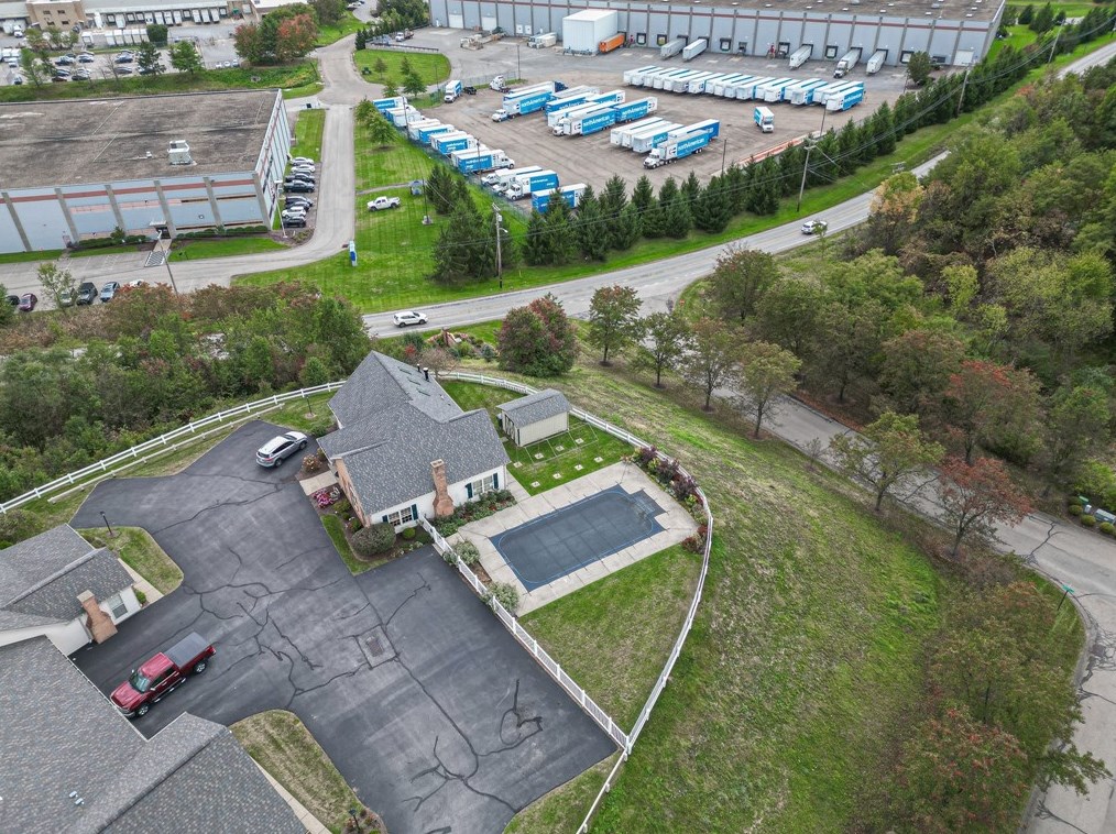 141 Carriage Dr, Freedom PA 15042-2856 exterior