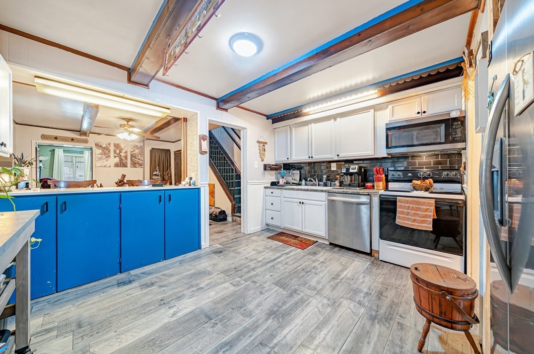 208 5 St, Youngwood PA  15697-1318 exterior