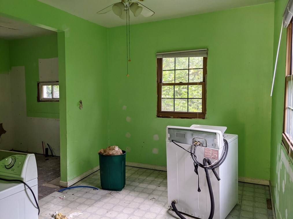 242 Seneca St, Turtle Creek, PA 15145