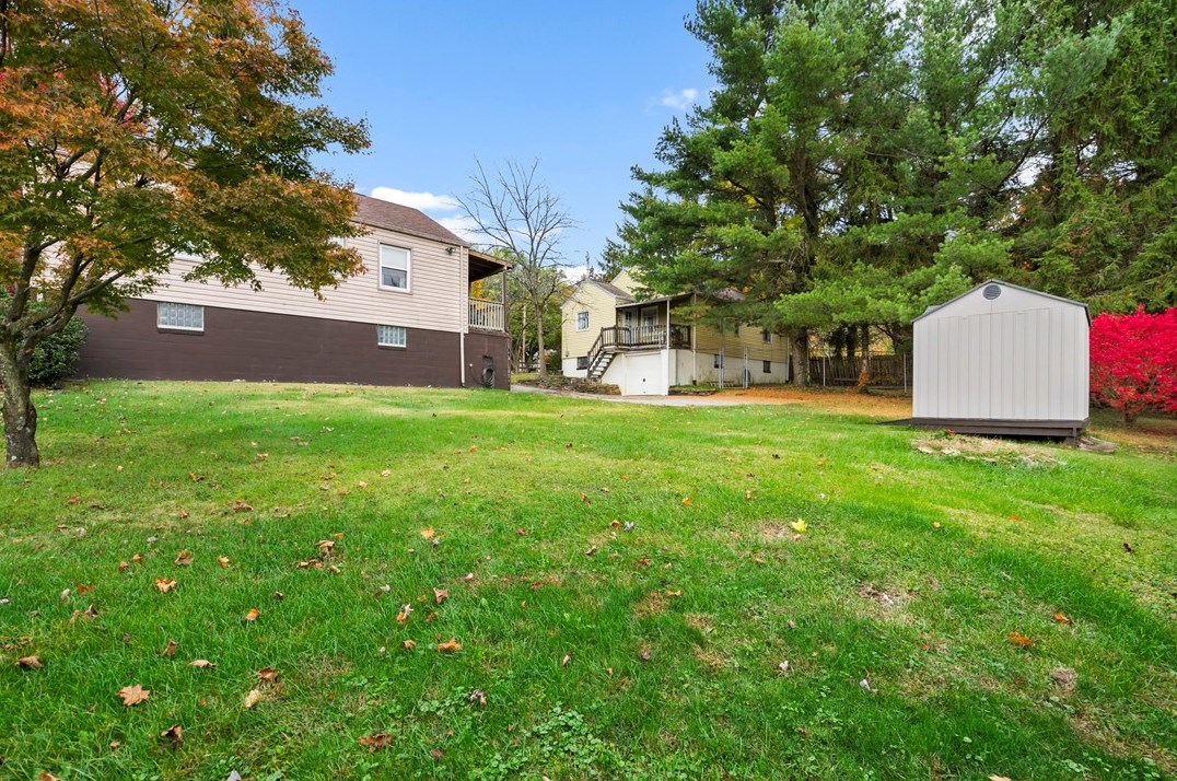 633 Harvey Ave, Greensburg PA  15601-1775 exterior