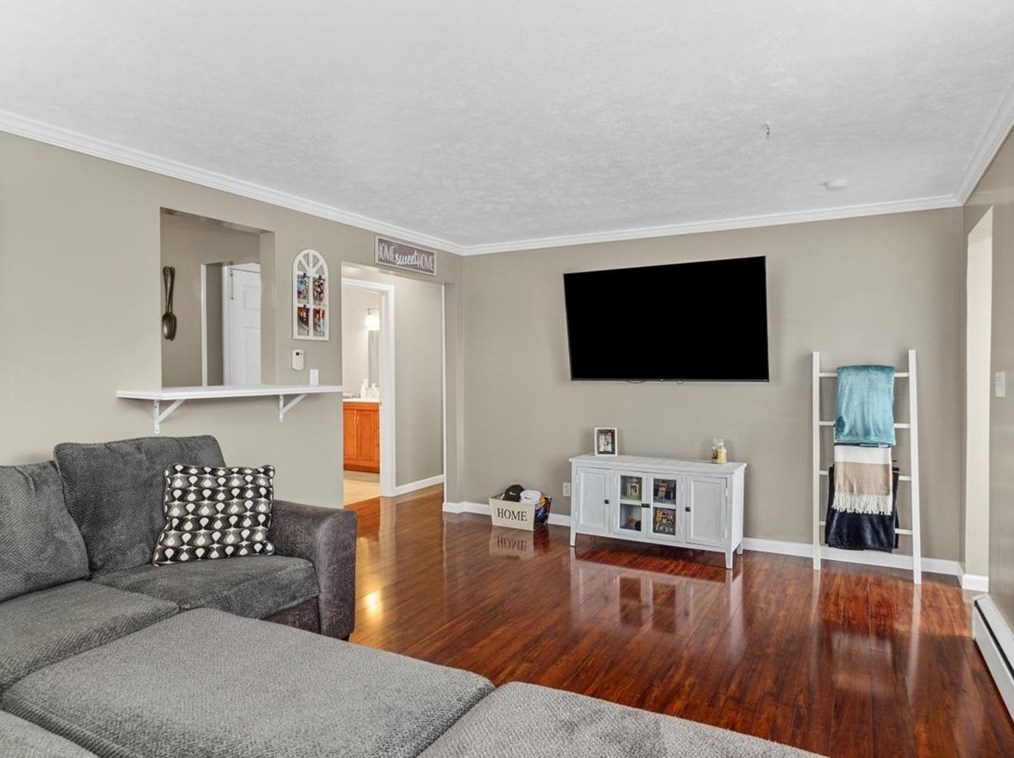 204 Wallace St South, Cuddy, PA 15031