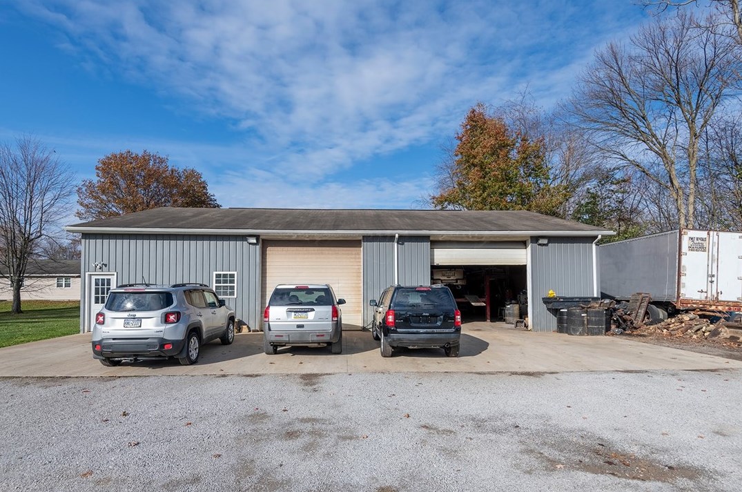 123 Shadyrest Rd, Ellwood City PA  16117-5519 exterior