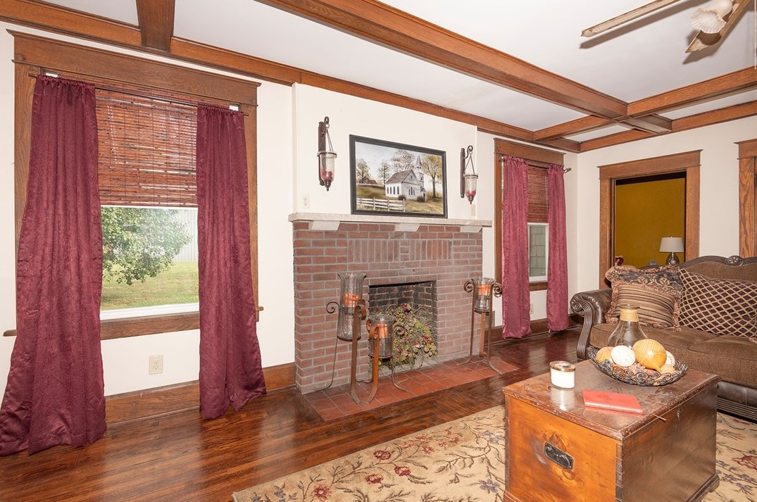 123 Shadyrest Rd, Ellwood City PA  16117-5519 exterior