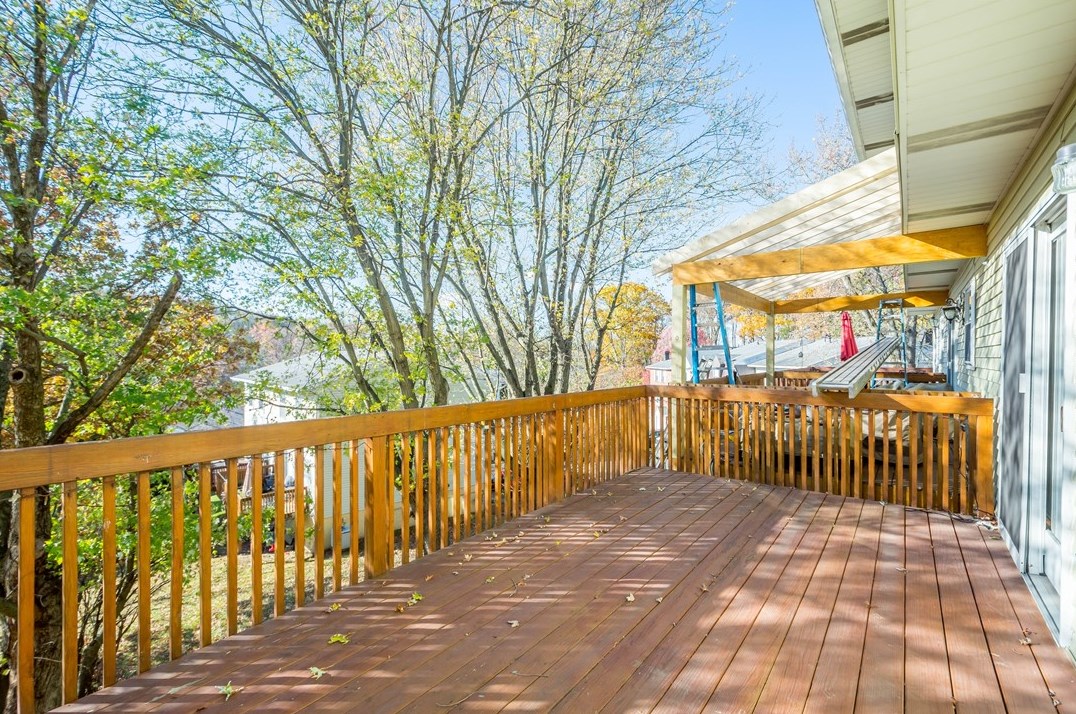 1614 Calico Ct, Bethel Park PA  15102-3110 exterior