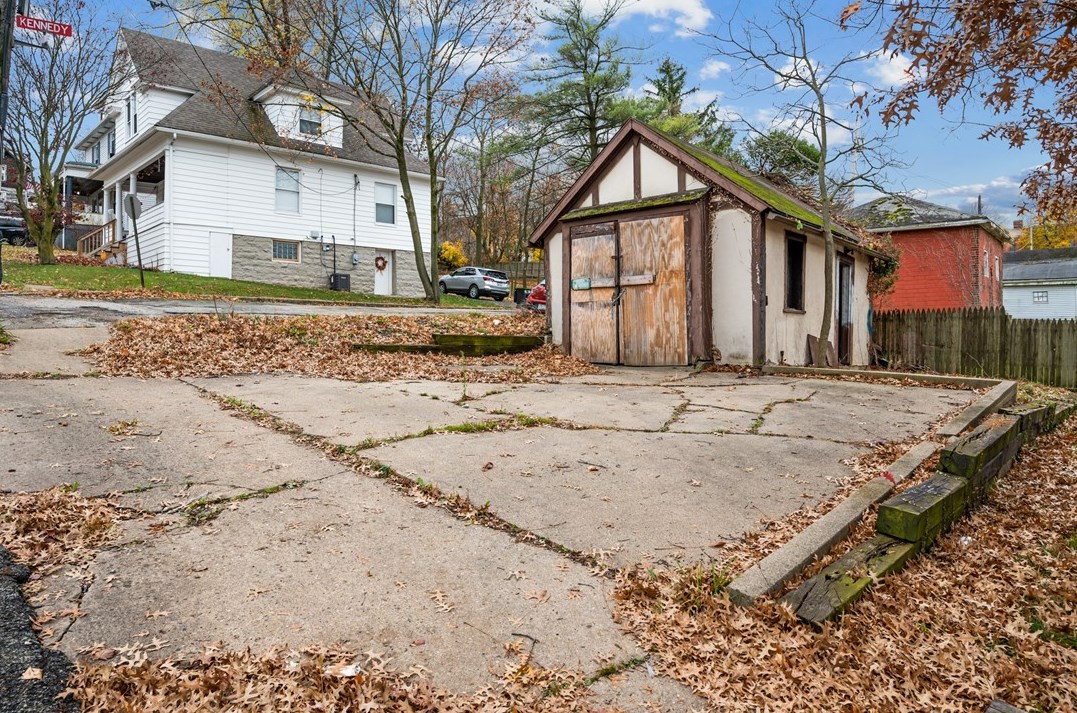 356 Locust Ave, Washington PA 15301-9730 exterior