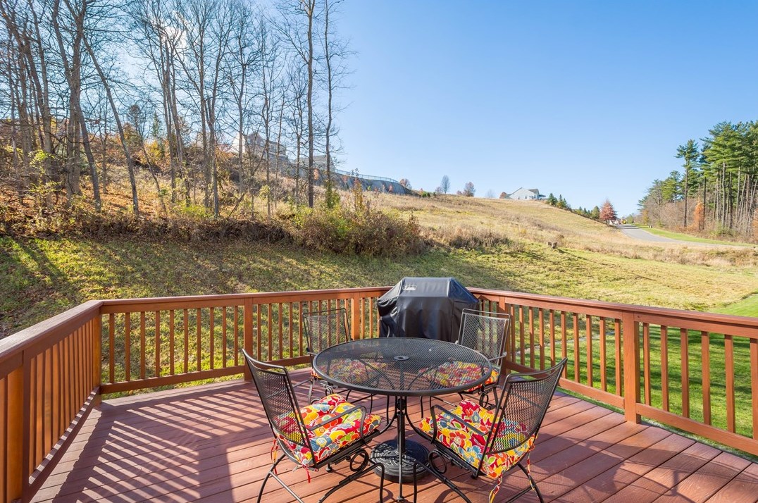 1123 Linden Vue Dr, Canonsburg PA  15317-4813 exterior