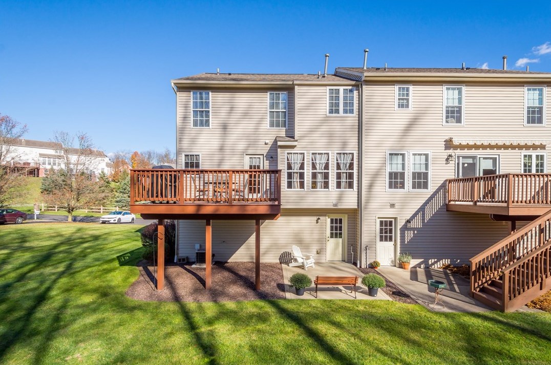 1123 Linden Vue Dr, Canonsburg PA  15317-4813 exterior